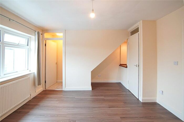 2 Bedroom Apartment To Rent In Raymend Road Victoria Park, Bristol, BS3