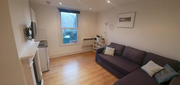 Studio To Rent In Ferme Park Road, Finsbury Park, N4