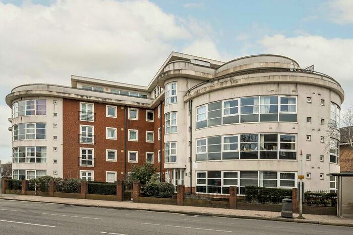 1 Bedroom Flat To Rent In London Road, Kingston Upon Thames, KT2