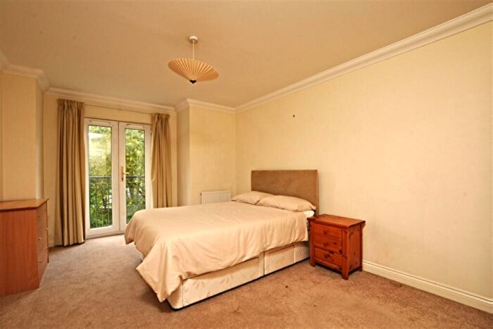 2 Bedroom Apartment To Rent In Venneit Close, Oxford, Oxfordshire, OX1