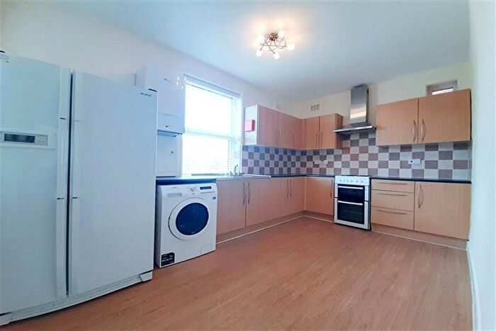 4 Bedroom Flat To Rent In Brent View House, North Circular Road, Golders Green, NW11