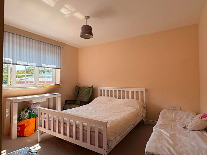2 Bedroom Flat To Rent In Clifton Marine Parade, Gravesend, DA11