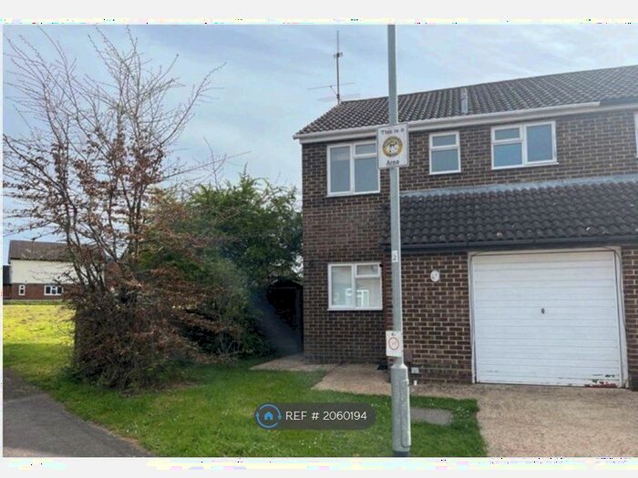 3 Bedroom Semi-Detached House To Rent In Neptune Close, Wokingham, RG41