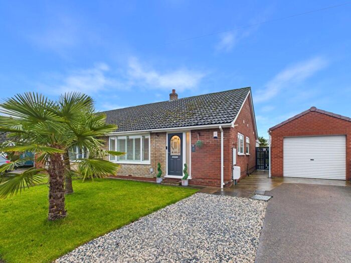 3 Bedroom Semi-Detached Bungalow For Sale In West End Gardens, Pollington, DN14