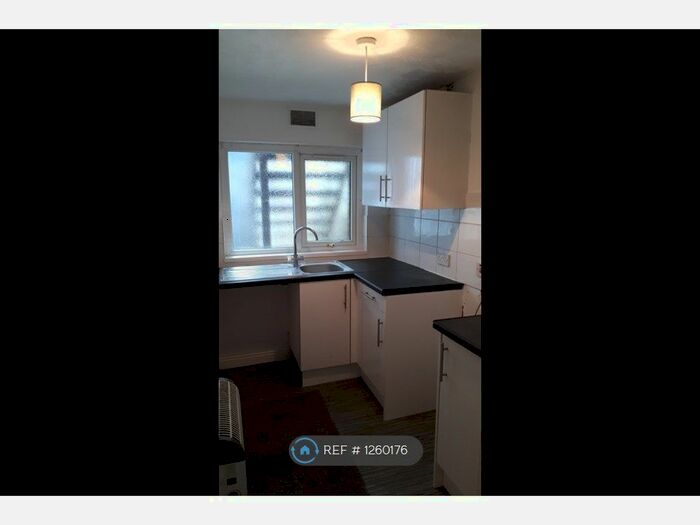1 Bedroom Flat To Rent In Belgrave Square, Darwen BB3
