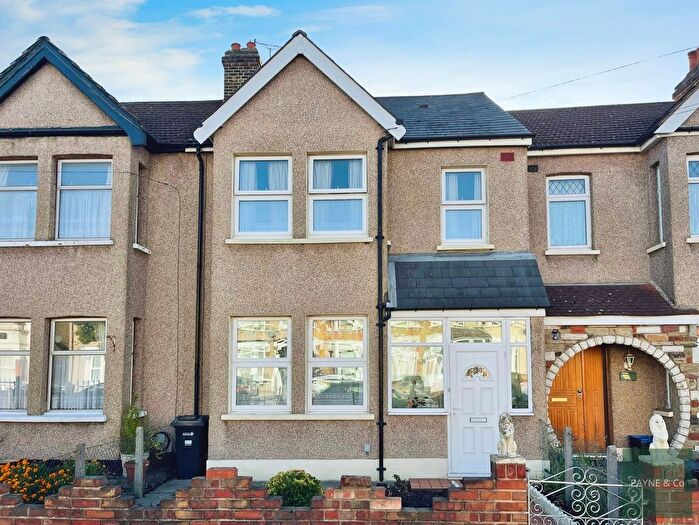 3 Bedroom Terraced House For Sale In Wellesley Road, Ilford, IG1