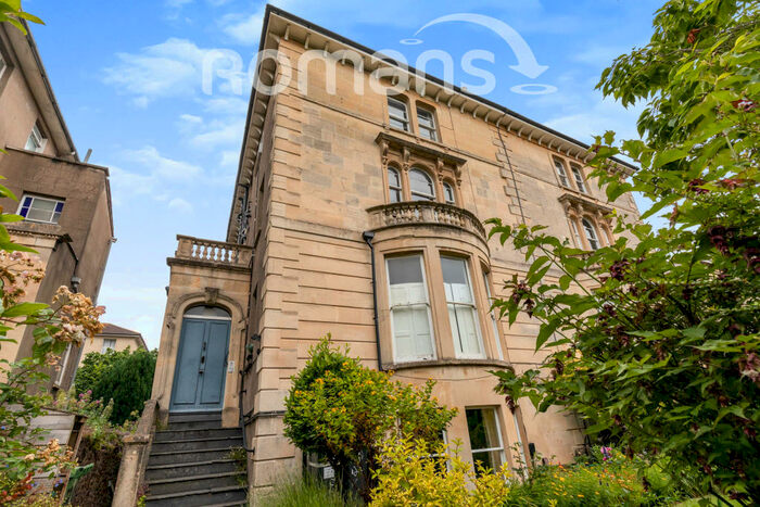 2 Bedroom Apartment To Rent In Ashgrove Road, BS6