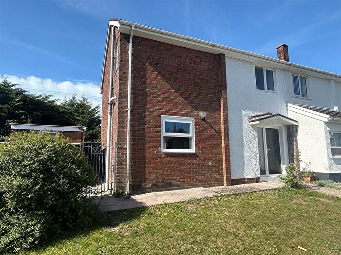 3 Bedroom Semi-Detached House For Sale In Heol Dinbych, Llanelli, SA15