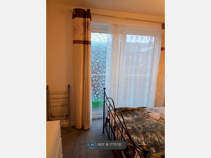 1 Bedroom Flat To Rent In Popes Meadow Court A, Luton, LU2