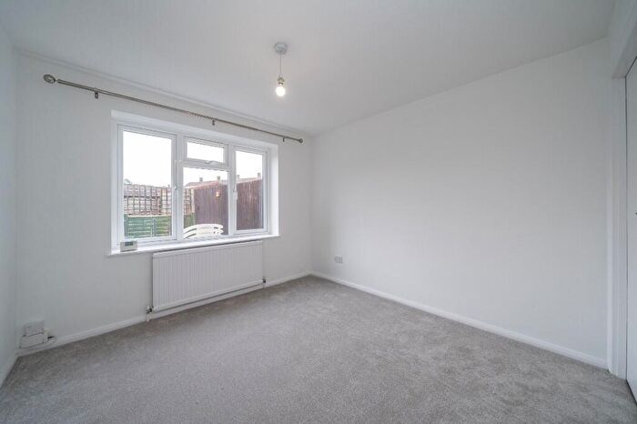 1 Bedroom Maisonette To Rent In Lucks Hill, Hemel Hempstead, Hertfordshire, HP1