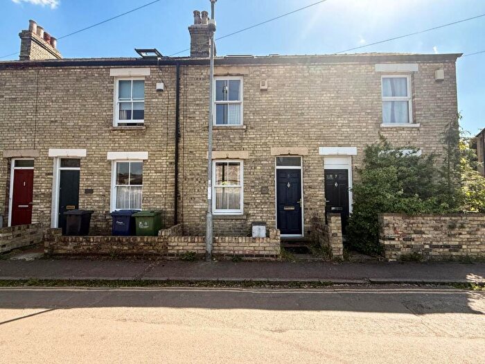 3 Bedroom Terraced House For Sale In Canterbury Street, Cambridge, CB4