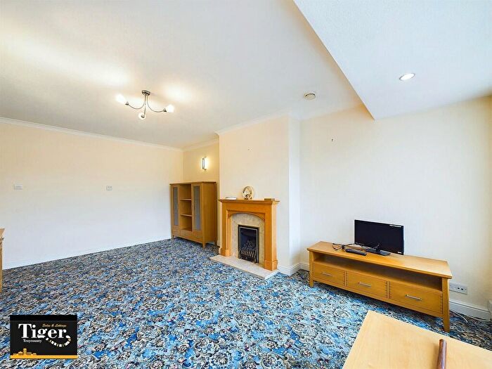 2 Bedroom Semi-Detached Bungalow For Sale In Highfield Road, Blackpool, FY4