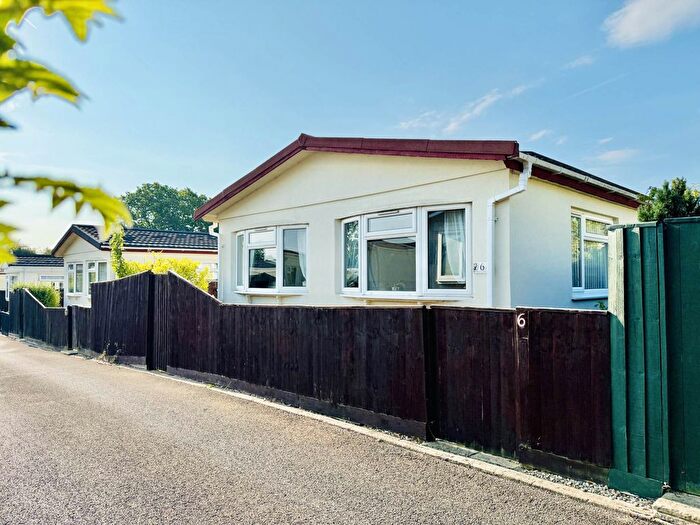 2 Bedroom Park Home For Sale In Kennett Place, Didcot, OX11