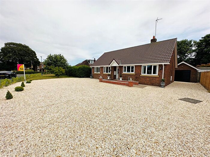 3 Bedroom Detached Bungalow For Sale In Kings Close, Barlby, Selby, YO8