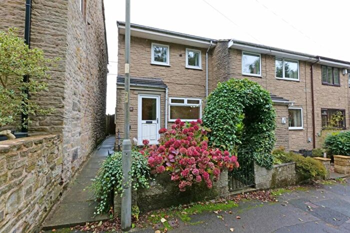 2 Bedroom End Of Terrace House For Sale In Westgate, Barnoldswick, BB18