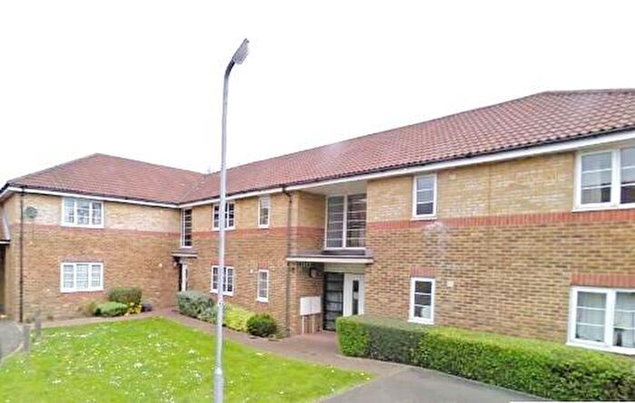 2 Bedroom Flat To Rent In Cromwell Close, Boreham, Chelmsford, Essex, CM3