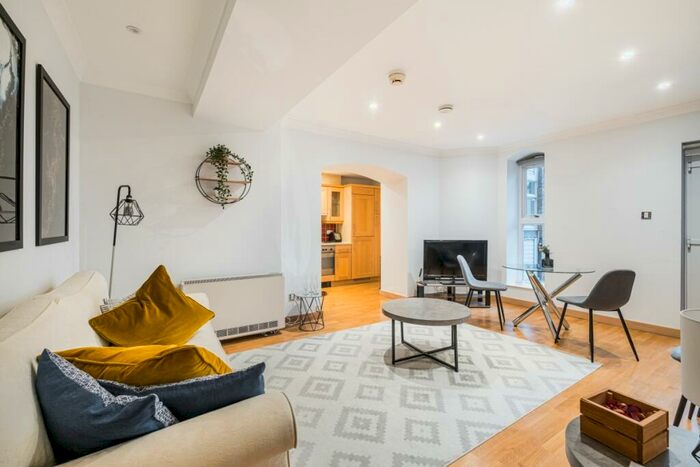 1 Bedroom Apartment To Rent In High Timber Street London, EC4V