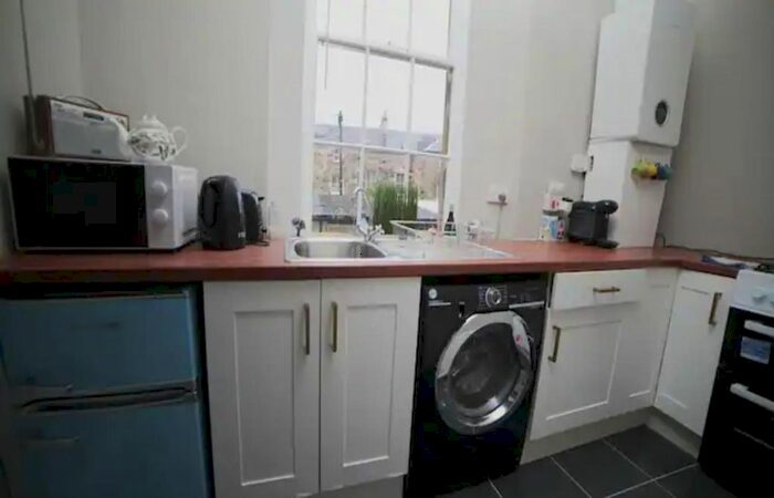 1 Bedroom Flat To Rent In Lansdowne Crescent, Glasgow, G20