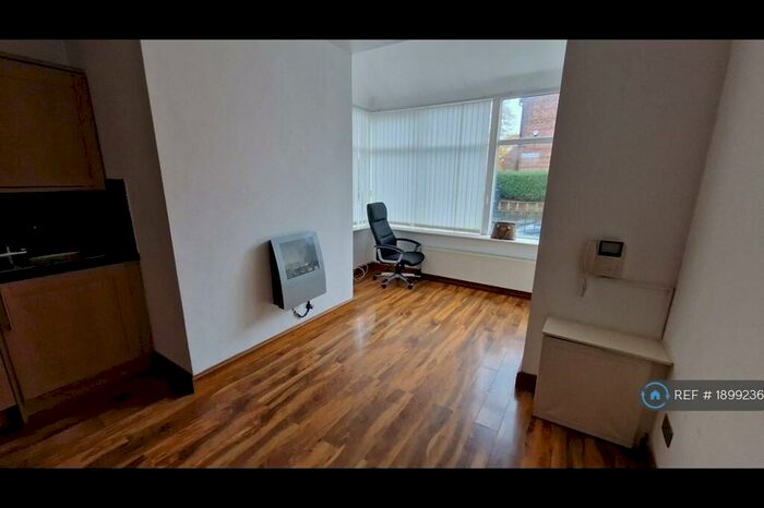 2 Bedroom Flat To Rent In Didsbury, Manchester, M20
