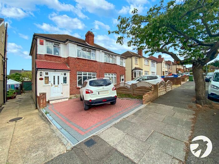 3 Bedroom Semi-Detached House To Rent In Blenheim Drive, Welling, DA16