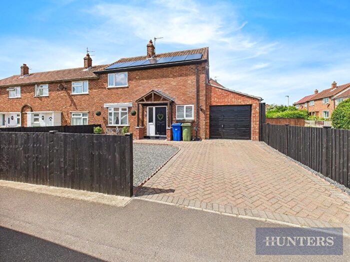3 Bedroom End Of Terrace House For Sale In Herdborough Road, Eastfield, Scarborough, YO11