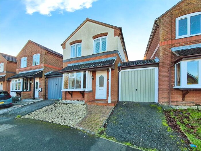 3 Bedroom Link Detached House To Rent In Windsor Close, Sudbrooke, Lincoln, Lincolnshire, LN2