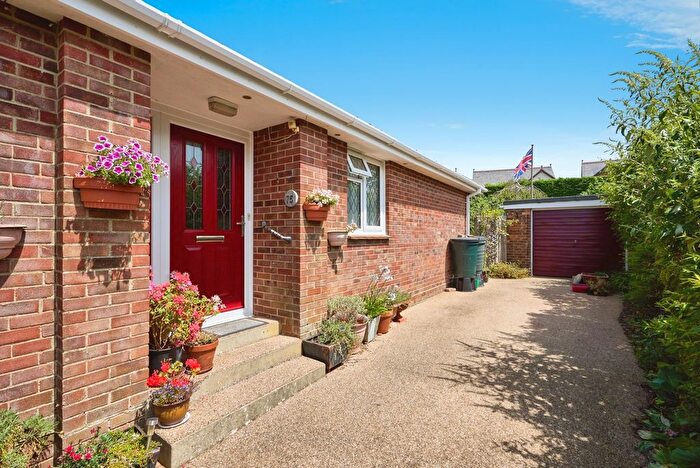 3 Bedroom Bungalow For Sale In Wyatts Lane, Cowes, Isle Of Wight, PO31