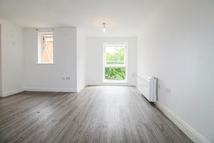 2 Bedroom Apartment To Rent In Manning Gardens, Croydon, CR0