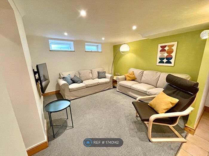 6 Bedroom Detached House To Rent In Carver Road, London, SE24