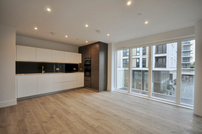 2 Bedroom Flat To Rent In Cobham House, Kidbrooke Village, SE3