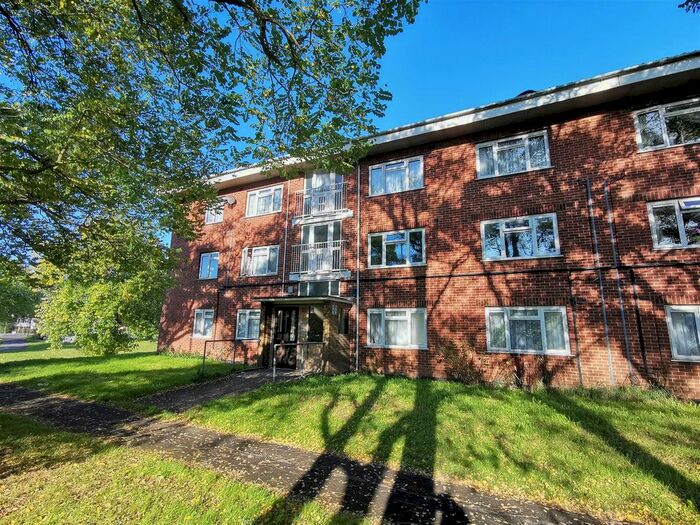 2 Bedroom Flat To Rent In Cleasby Close, Southampton, SO16