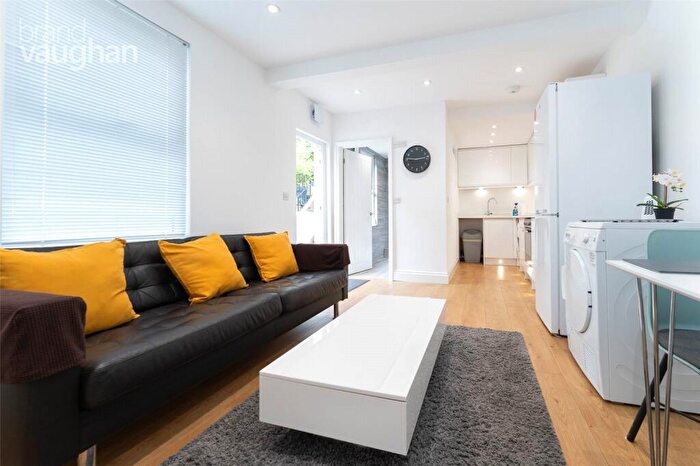 2 Bedroom Flat To Rent In Bear Road, Brighton, BN2