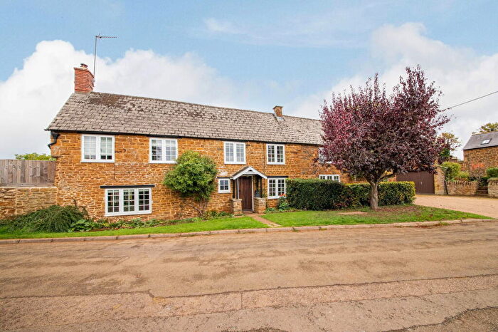 3 Bedroom Cottage For Sale In Chapel Cottage, Balscote, OX15