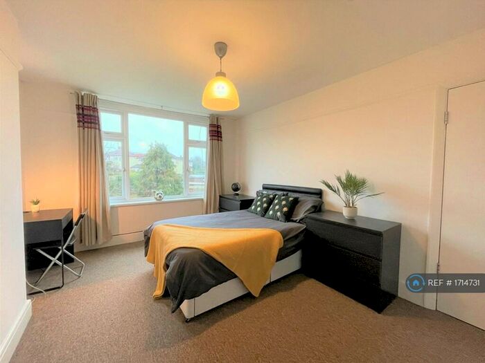 7 Bedroom Semi-Detached House To Rent In Kenmore Grove, Bristol, BS7