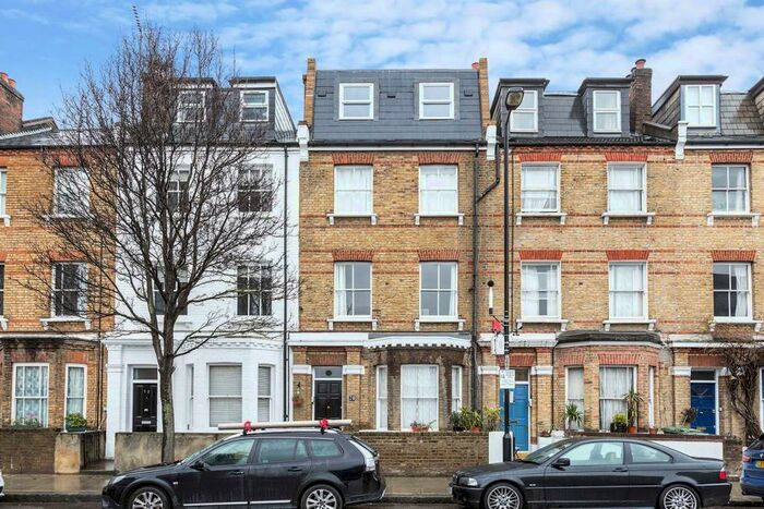 3 Bedroom Maisonette To Rent In Lots Road, SW10