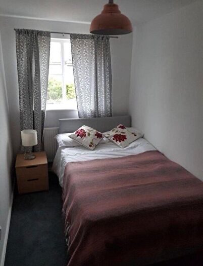 2 Bedroom Flat To Rent In Alpine Grove, E9