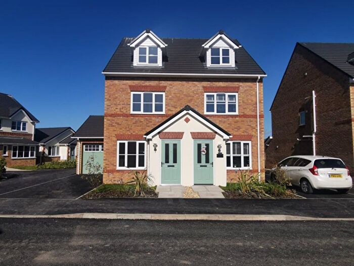 4 Bedroom Semi Detached House For Sale In Boarshaw Clough, Manchester, Rochdale, M24