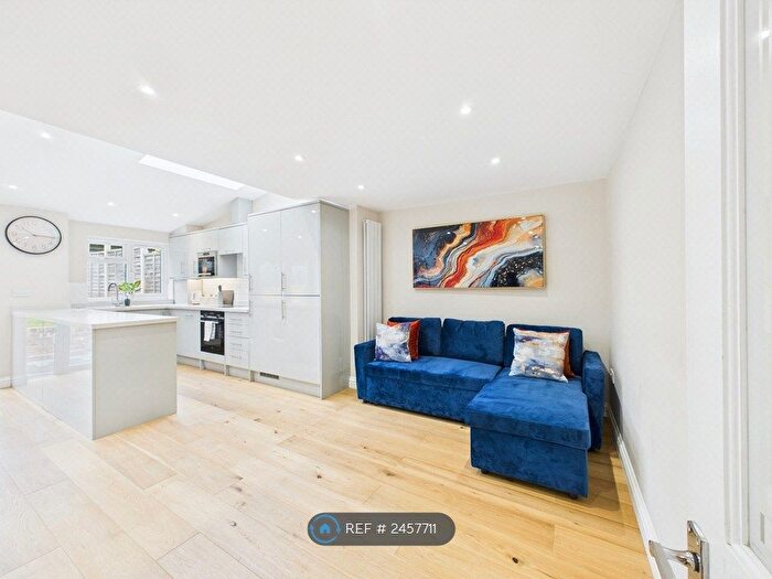 5 Bedroom Semi-Detached House To Rent In Upper Park Street, Cheltenham, GL52