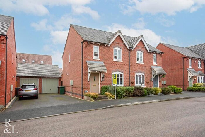 3 Bedroom Semi-Detached House For Sale In Ashford Way, Church Gresley, Swadlincote, DE11