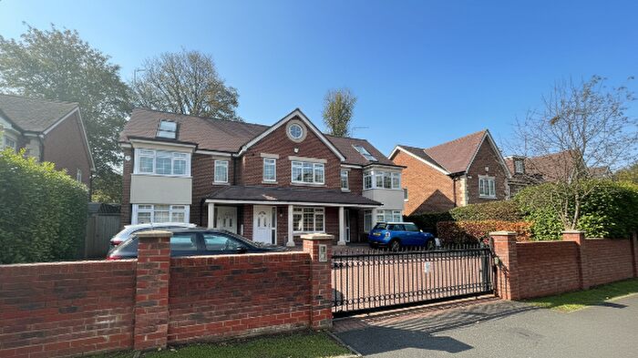 4 Bedroom Town House For Sale In The Avenue, Northwood, HA6