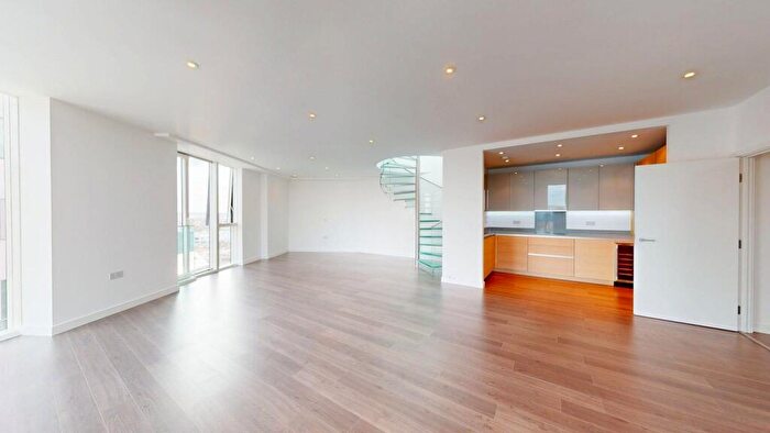 3 Bedroom Apartment For Sale In Tennyson Apartments, Saffron Central Square, Croydon, CR0