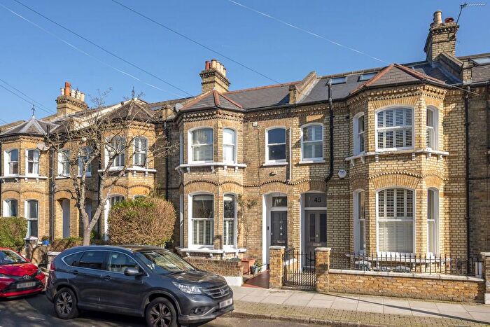 3 Bedroom Terraced House To Rent In Haldon Road, Wandsworth, London, SW18
