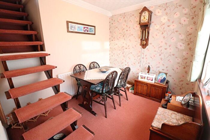 3 Bedroom Semi-Detached House For Sale In Wren Close, Leigh-on-Sea, SS9