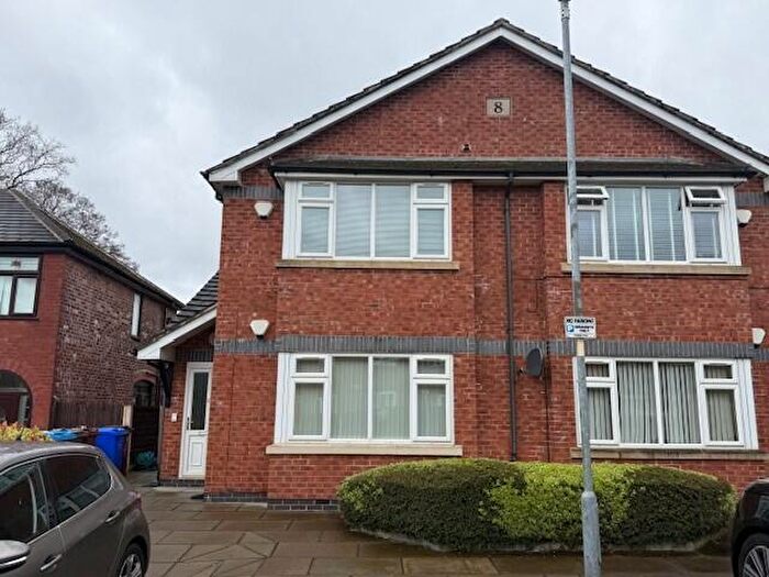 2 Bedroom Apartment For Sale In Maple Grove, Manchester, M40