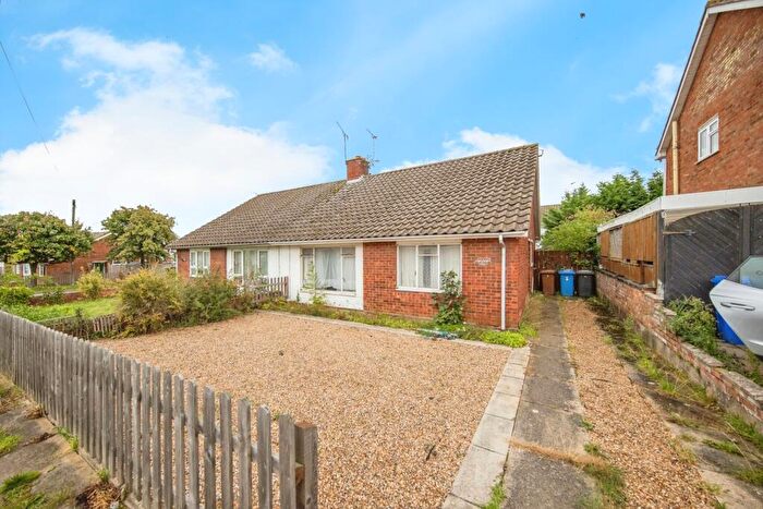 2 Bedroom Bungalow For Sale In High View Road, Ipswich, Suffolk, IP1