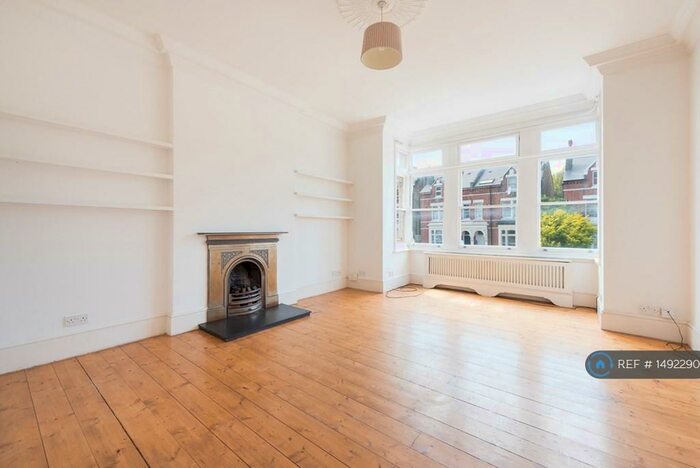 2 Bedroom Flat To Rent In Norwood Road, London, SE24