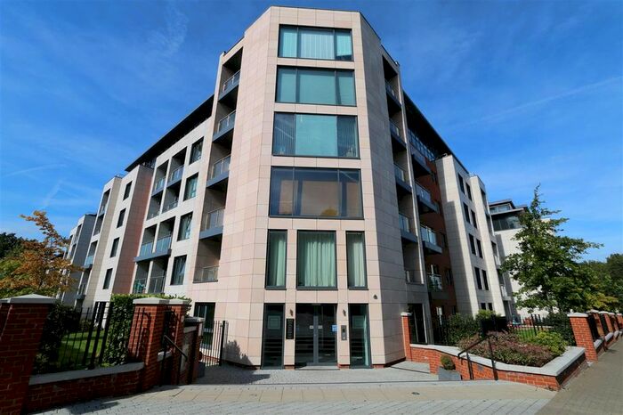 1 Bedroom Flat To Rent In College House, Putney Hill, Putney, SW15