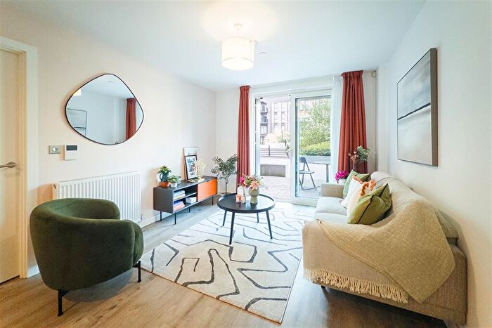 1 Bedroom Apartment To Rent In New Makers Yard, M5