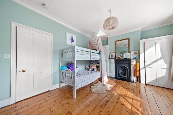 5 Bedroom Terraced House For Sale In Hollar Road, London, N16