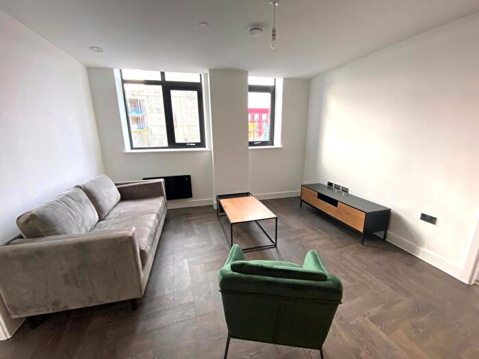 2 Bedroom Apartment To Rent In Priory House, B5